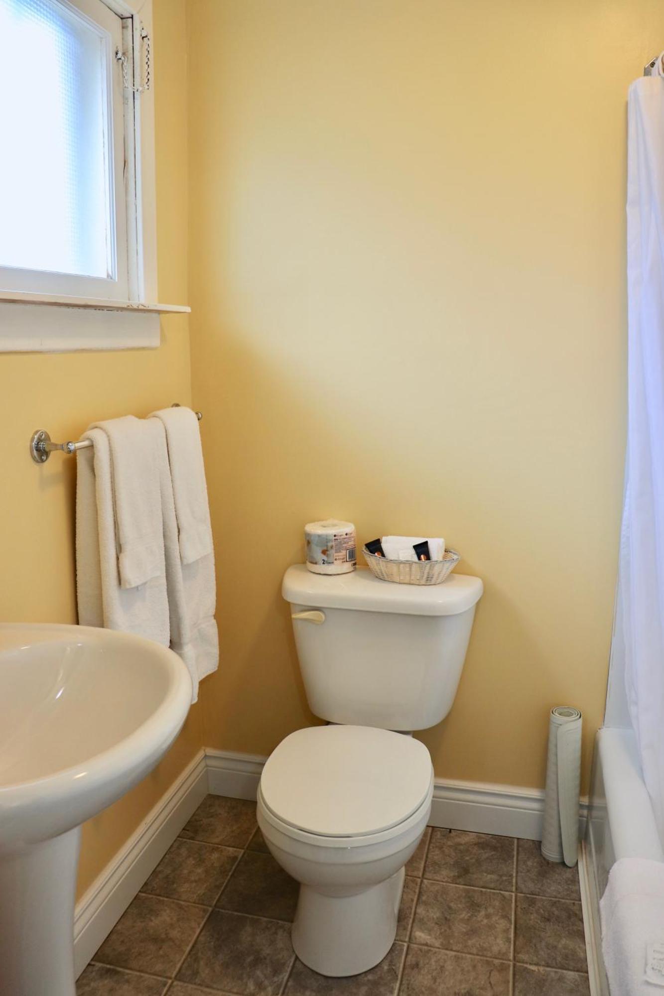 Shining Waters Country Inn كيفينديش المظهر الخارجي الصورة